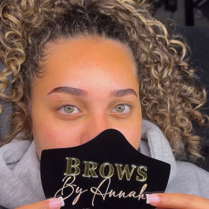 Brow lamination met hybrid tint